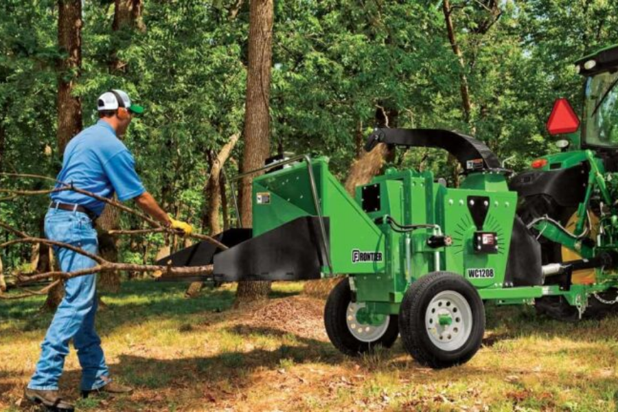 The Ultimate Guide to Using a Chipperen: Benefits and Tips for Efficient Yard Maintenance